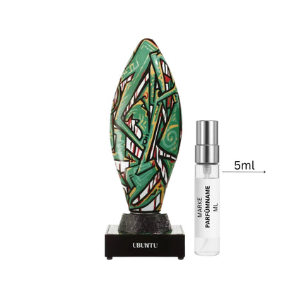 Florian Pontier Ubuntu Sample 5 ml neben Flakon – süß-fruchtiges Extrait de Parfum mit Pfirsichnektar, Ylang-Ylang, Bourbon-Vanille und Moschus